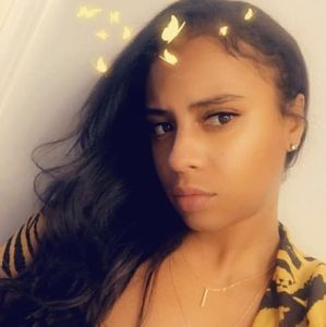 Meet your Posher, Desiree